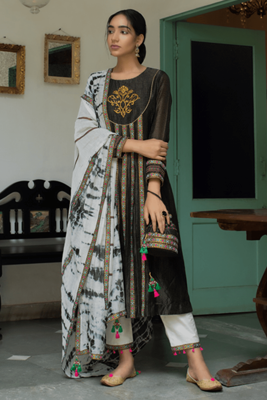 TASHA Yoke Detail Kurta Set-Tasha – Anahita